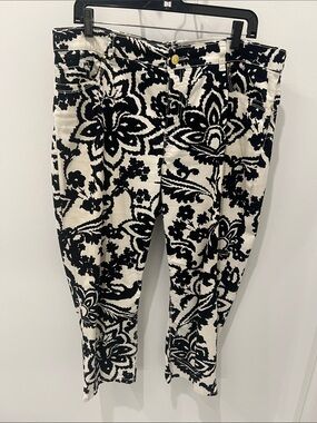 Black and White Floral Print Jean